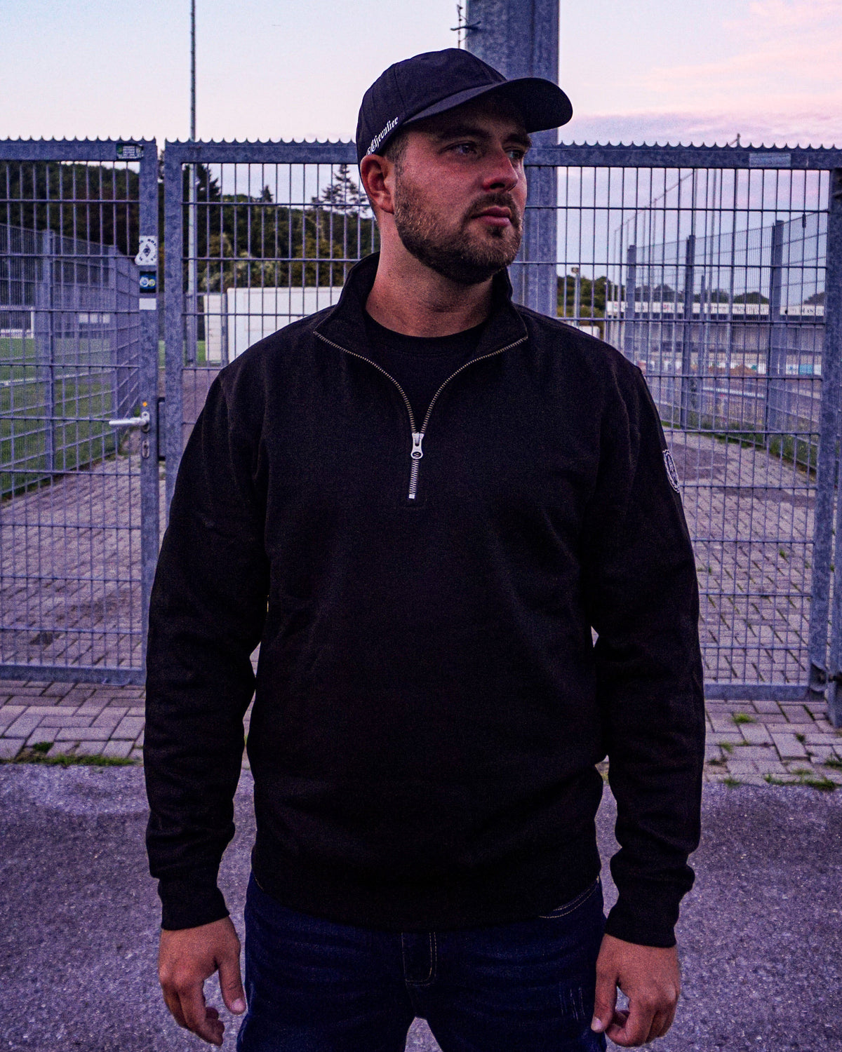 ICON HALF ZIP SWEATER