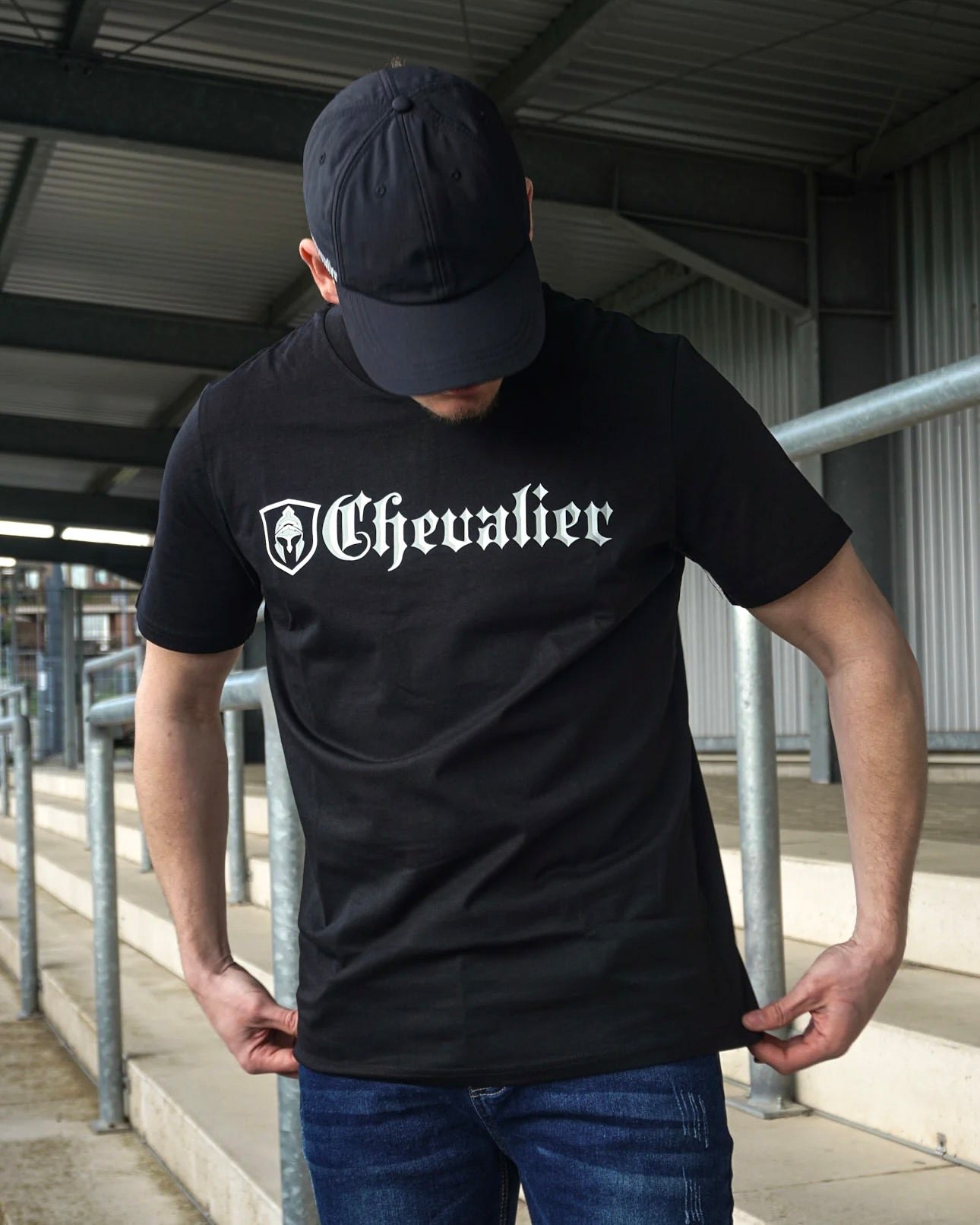 CLASSIC T-SHIRT