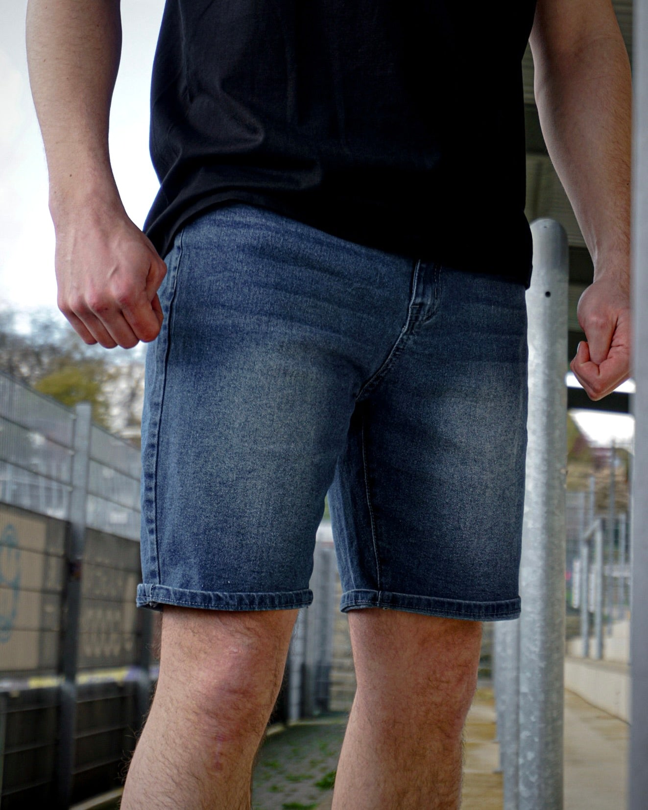 DENIM SHORTS