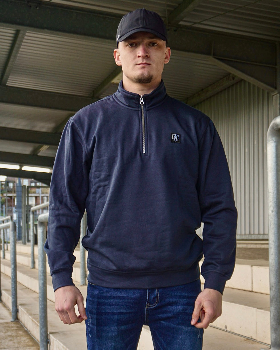BALD ERHÄLTLICH - CHEVALIER | SWEATER MIT HALF REISSVERSCHLUSS DUNKELBLAU