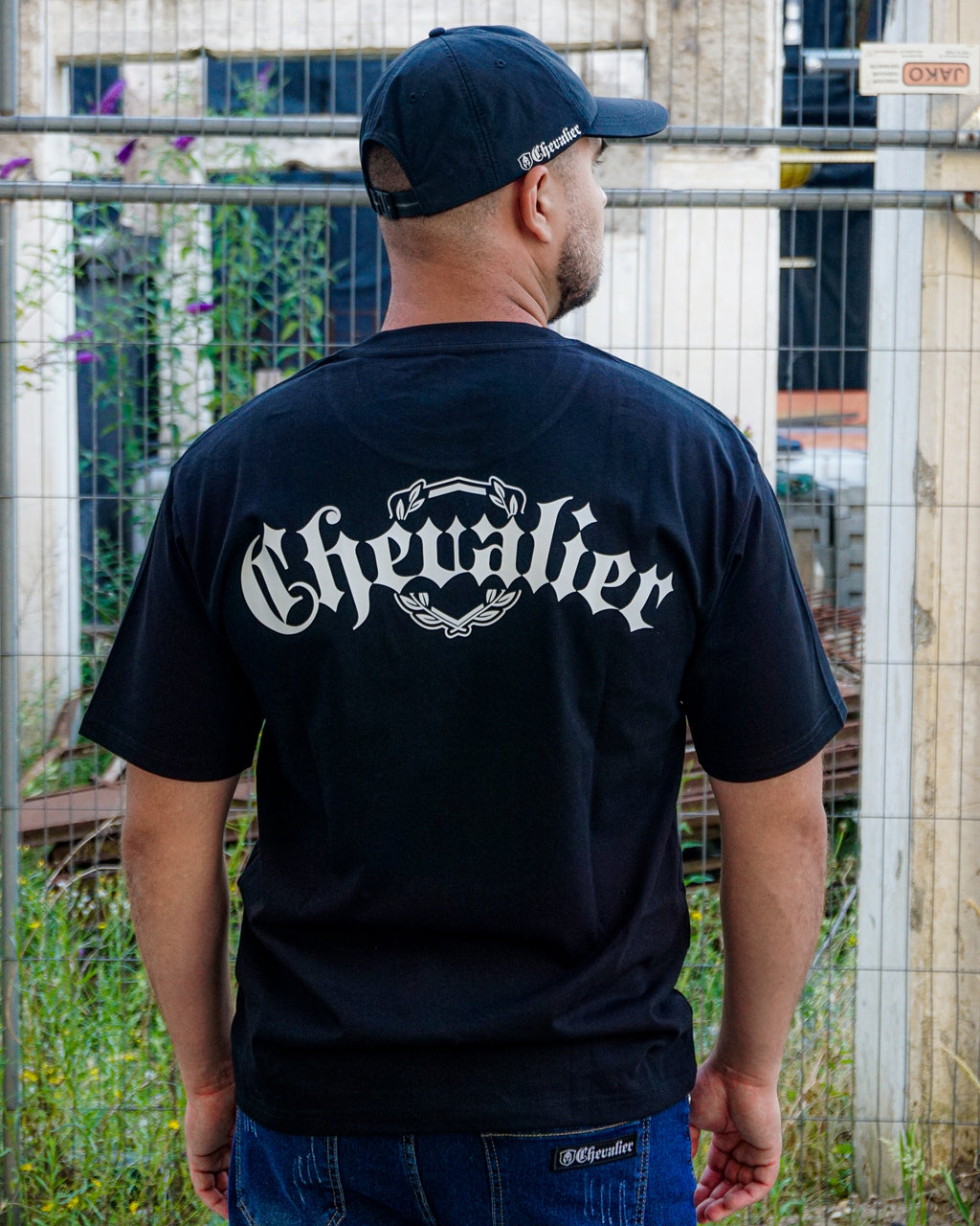 ESSENTIAL T-SHIRT