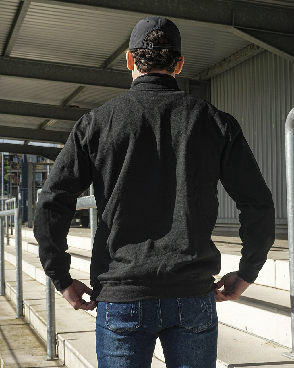 CLASSIC HALF ZIP SWEATER