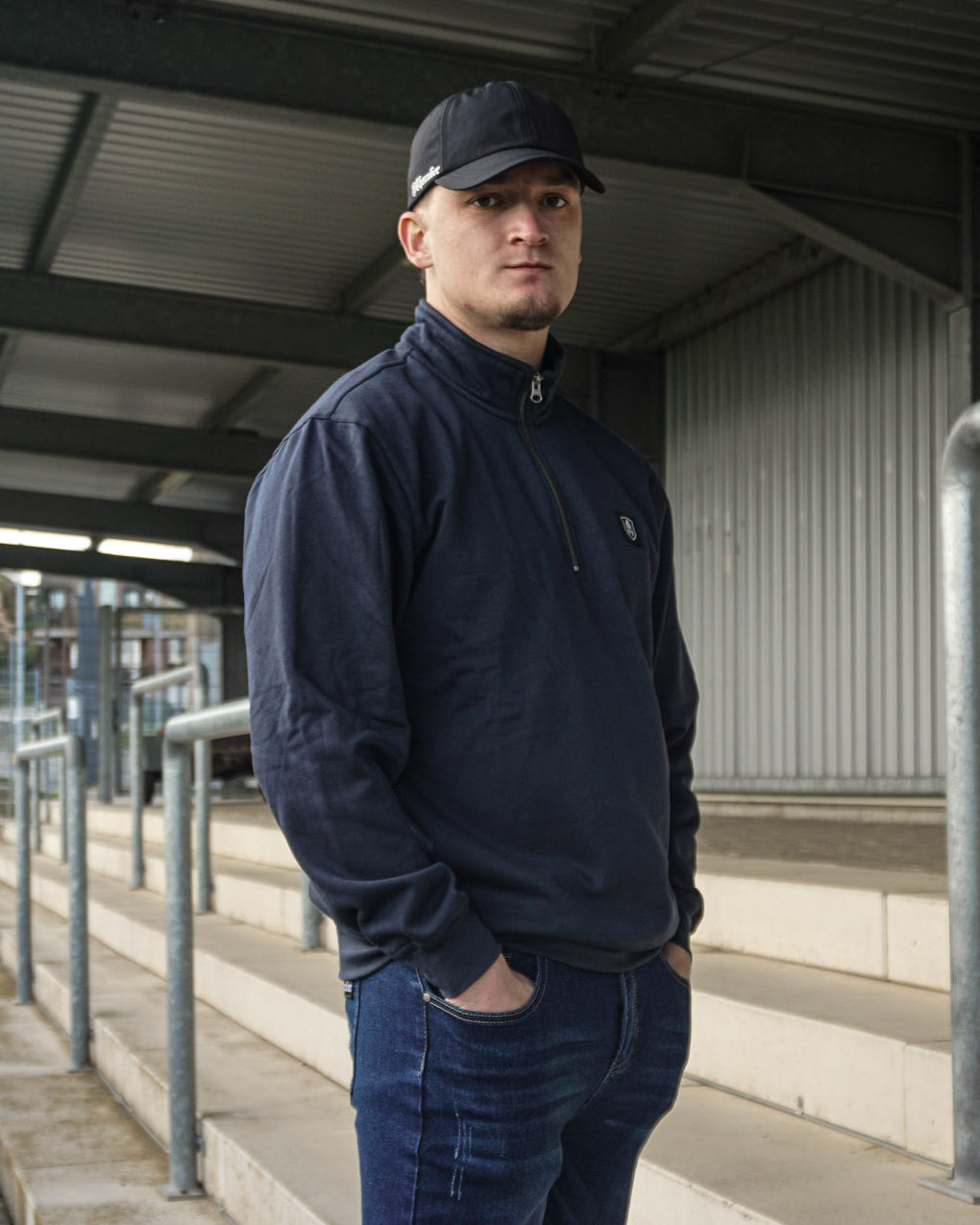CLASSIC HALF ZIP SWEATER