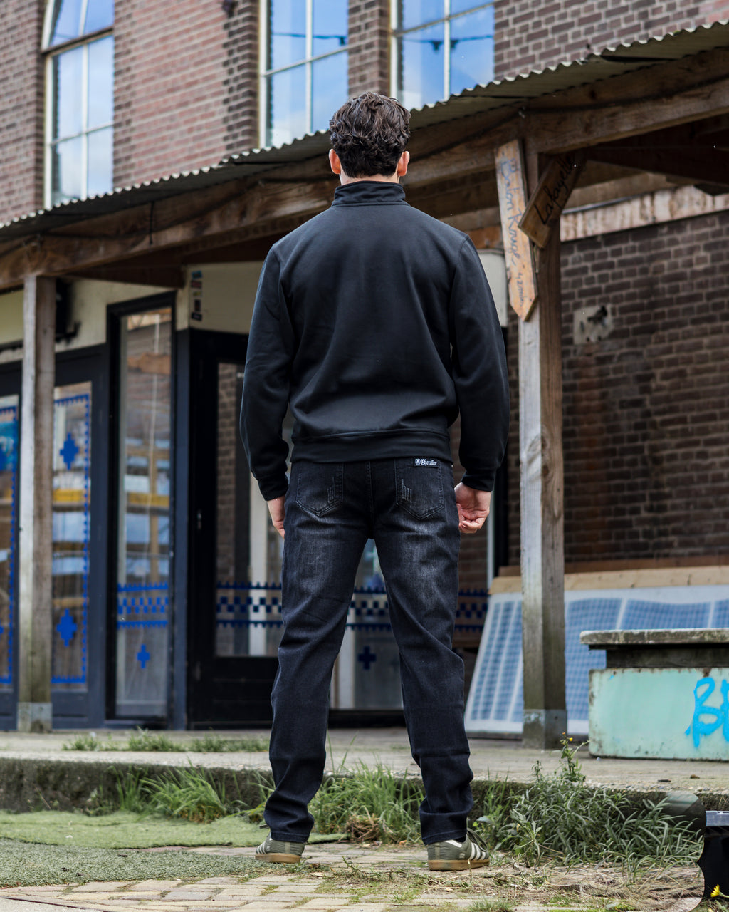 CLASSIC HALF ZIP SWEATER