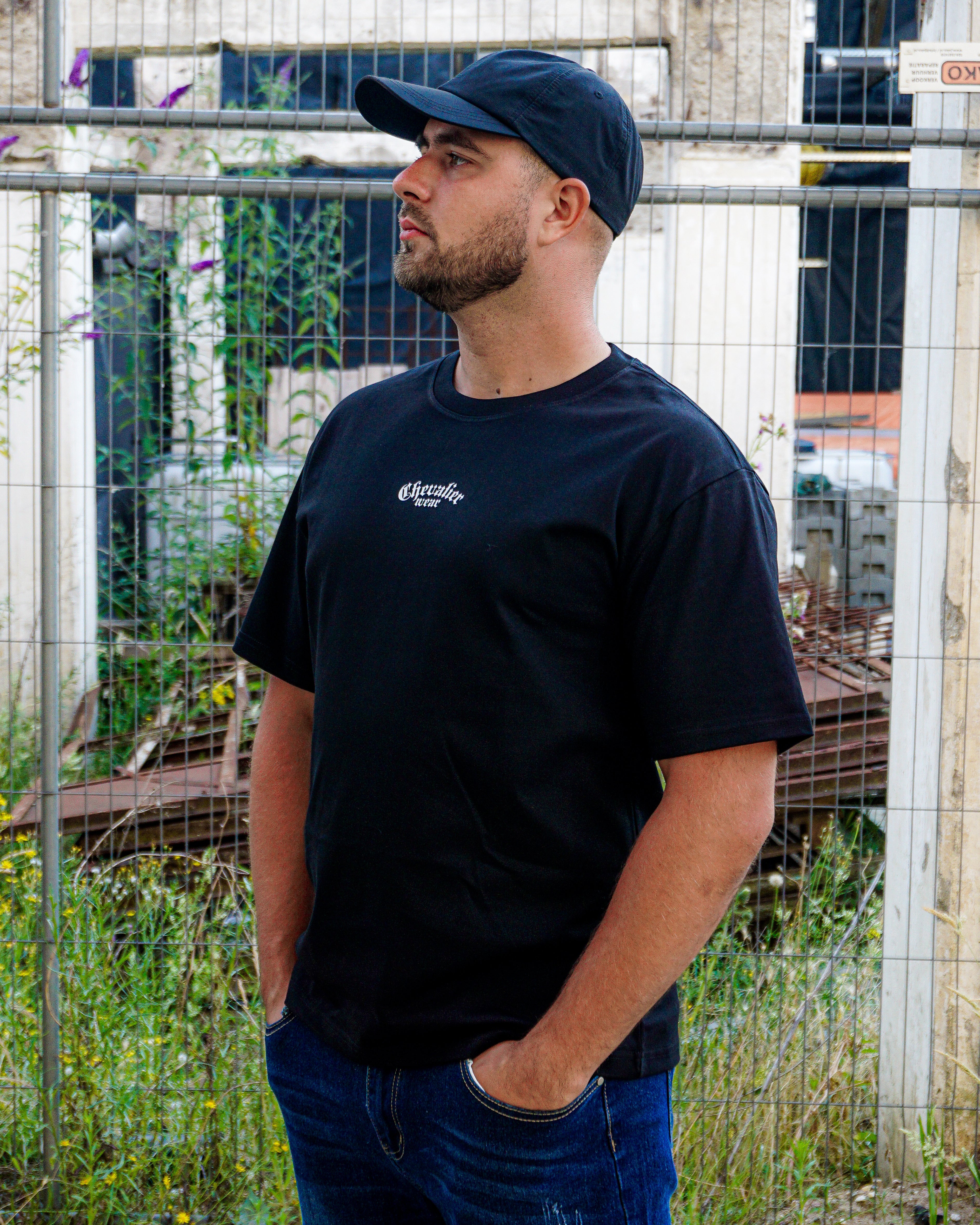 ESSENTIAL T-SHIRT
