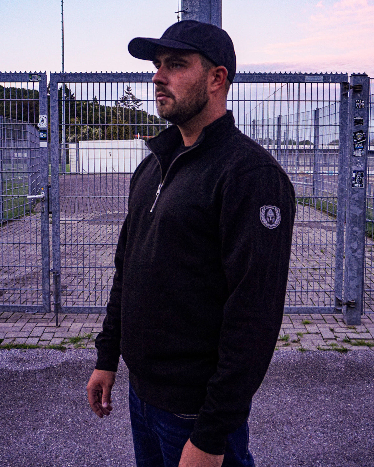 ICON HALF ZIP SWEATER