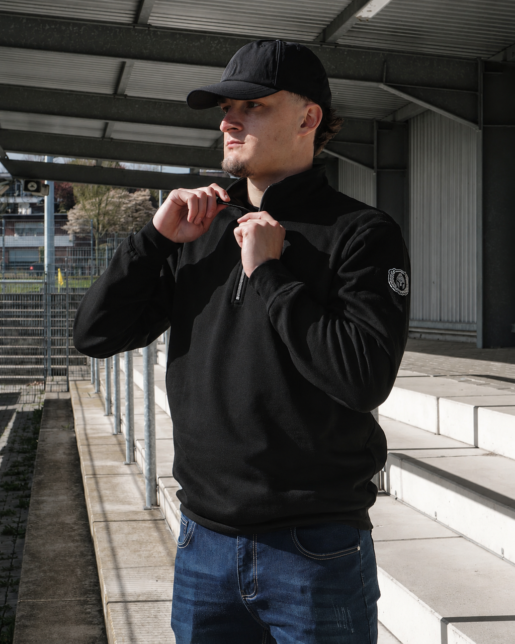 ICON HALF ZIP SWEATER
