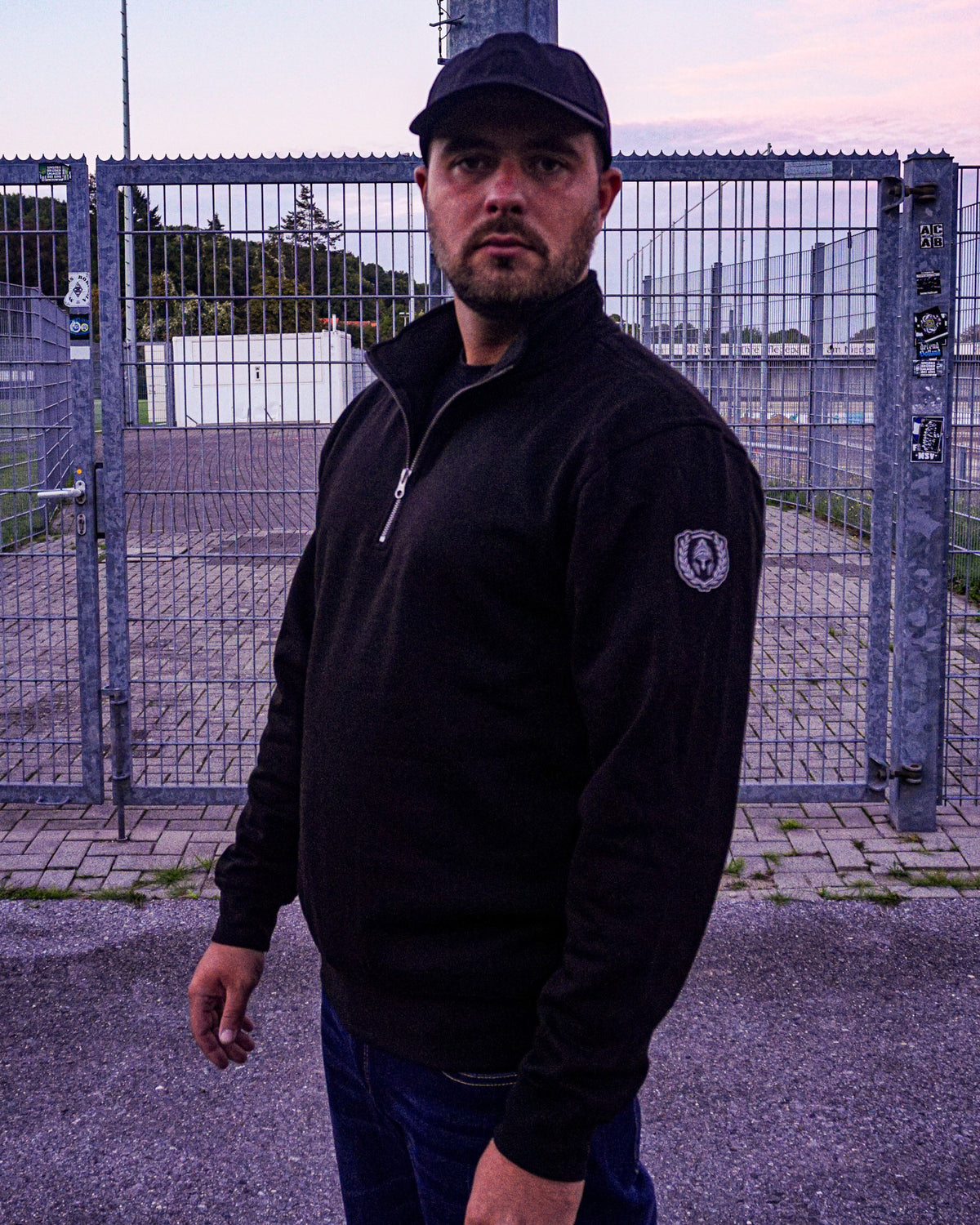ICON HALF ZIP SWEATER