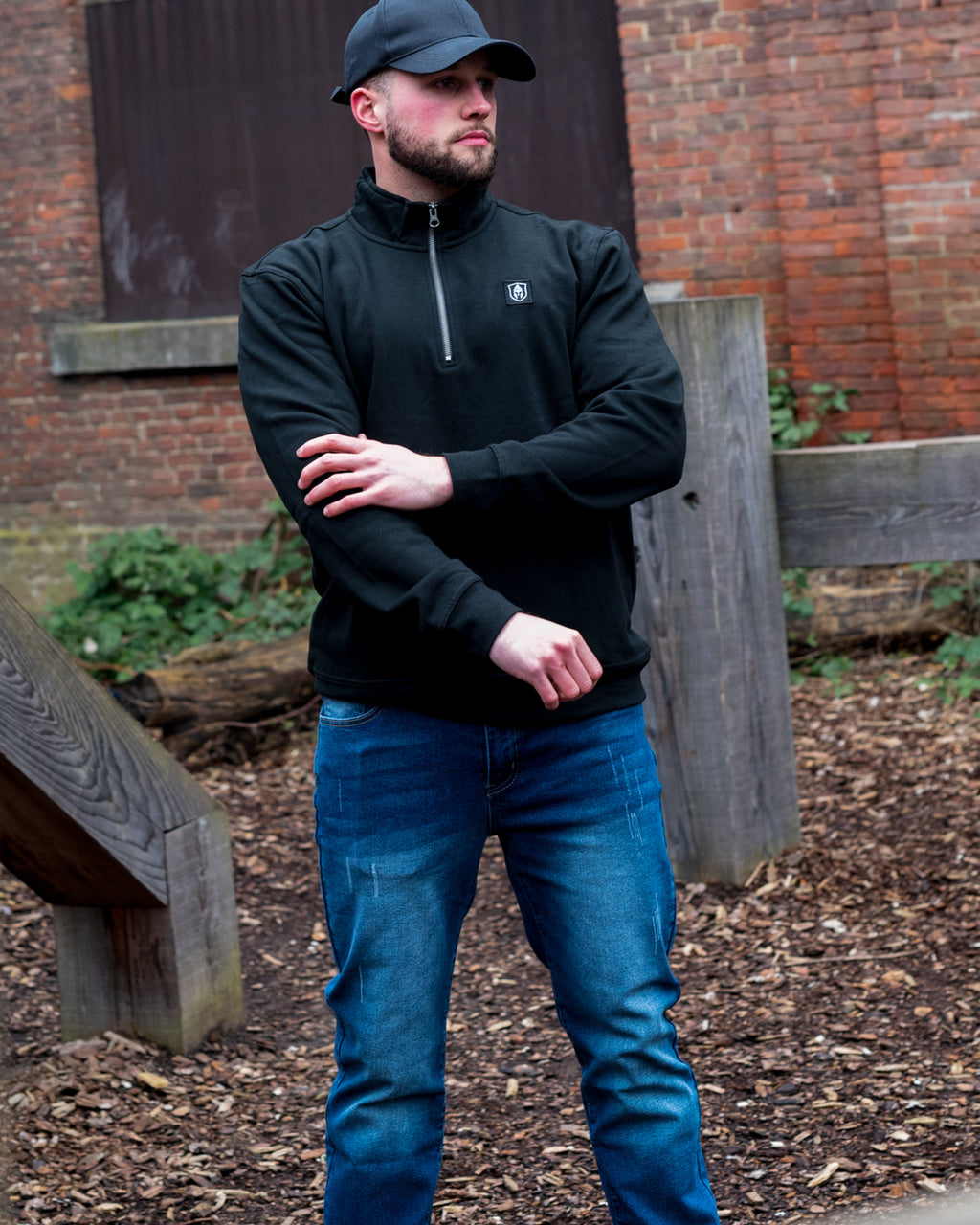 CLASSIC HALF ZIP SWEATER